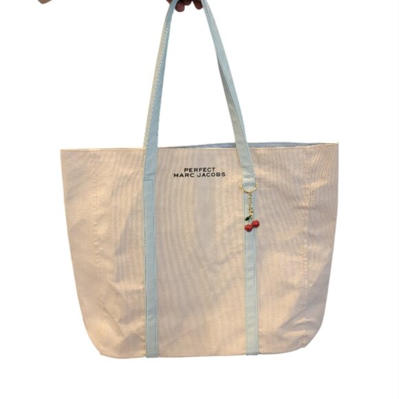 Marc Jacobs Perfect Canvas Ivory/Blue Cherry Charm TOTE BAG - Picture 2 of 10